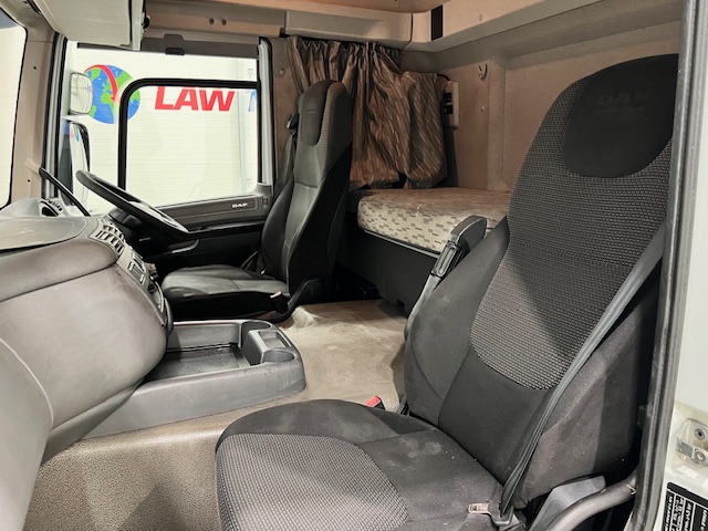 DAF CF 400 4×2 Sleeper Cab Tractor Unit