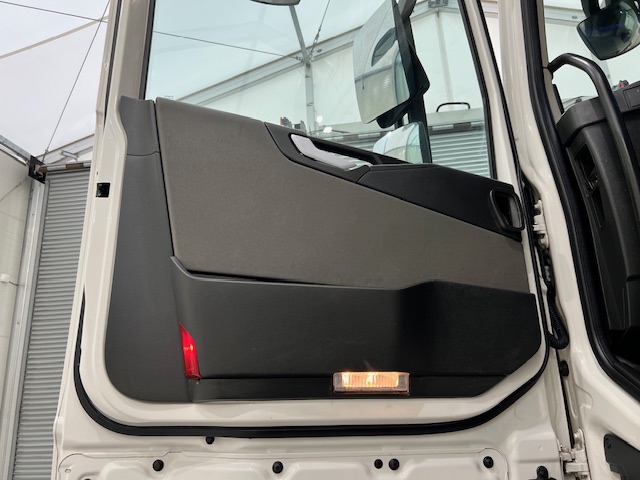 Volvo FH 500 6×2 Midlift Tractor Unit