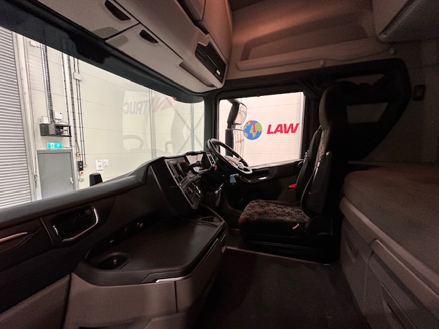 Scania R450 6×2 Midlift Highline Tractor Unit