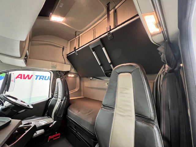 Volvo FH 500 6×2 Midlift Tractor Unit