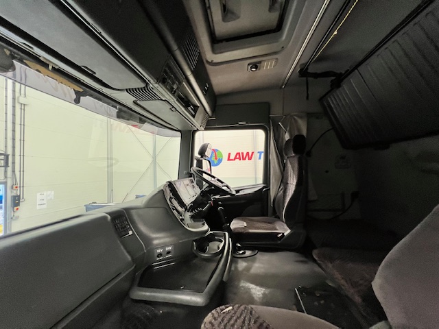 Scania R94 220 4×2 Sleeper Cab Box Van Manual
