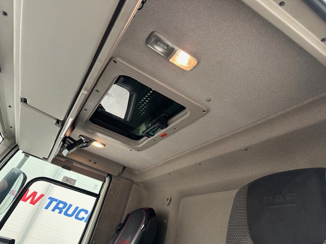 DAF CF 290 6×2 Rear Steer Fridge Box