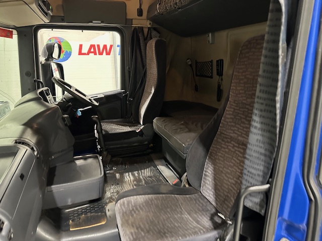 Scania R270 4×2 Sleeper Cab Box Van Manual