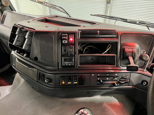 Volvo FM12 420 6×2 Midlift Tractor Unit Manual