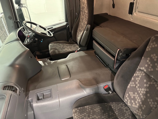 Scania P250 4×2 Sleeper Cab Curtainsider