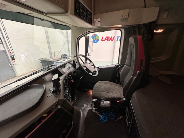 Volvo FH 500 6×2 Midlift Tractor Unit