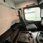 Mercedes Actros 1824 Day Cab Curtainsider - thumbnail