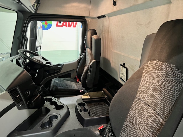 Mercedes Antos 1827 Day Cab Fridge Box