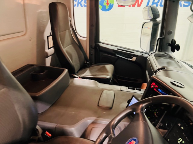 Scania P280 10 Tyre Rear Lift Curtainsider