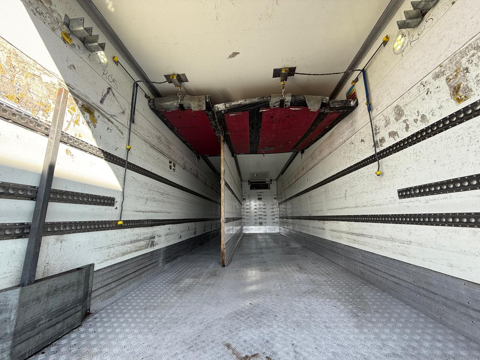DAF CF 290 6×2 Rear Steer Fridge Box