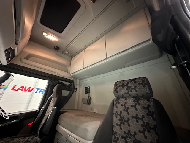 Scania R450 6×2 Midlift Highline Tractor Unit