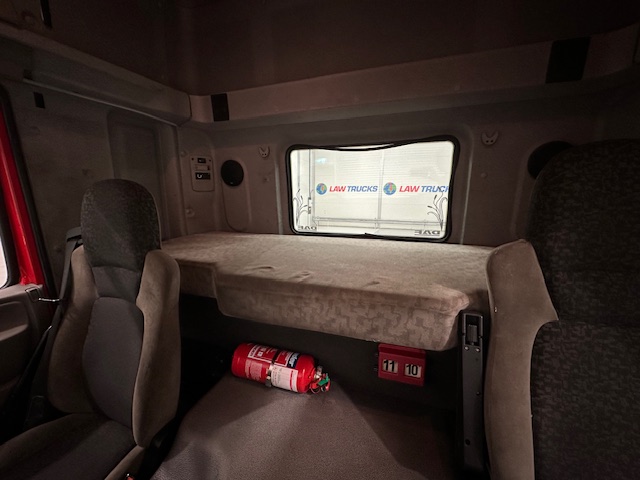 DAF CF85 410 6×2 Midlift Tractor Unit