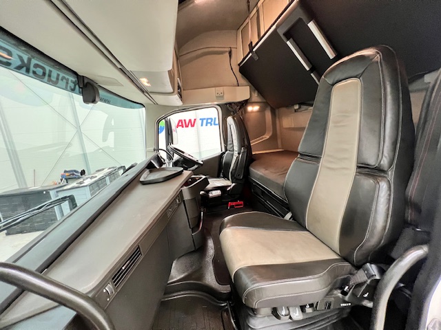 Volvo FH 500 6×2 Midlift Tractor Unit