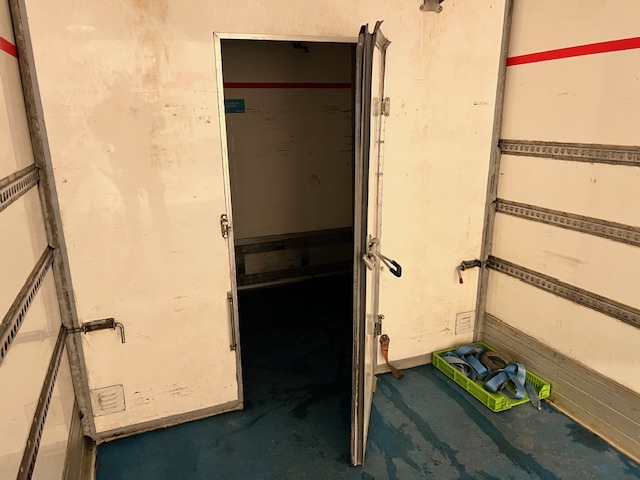 DAF LF 180 Day Cab Fridge Box Manual