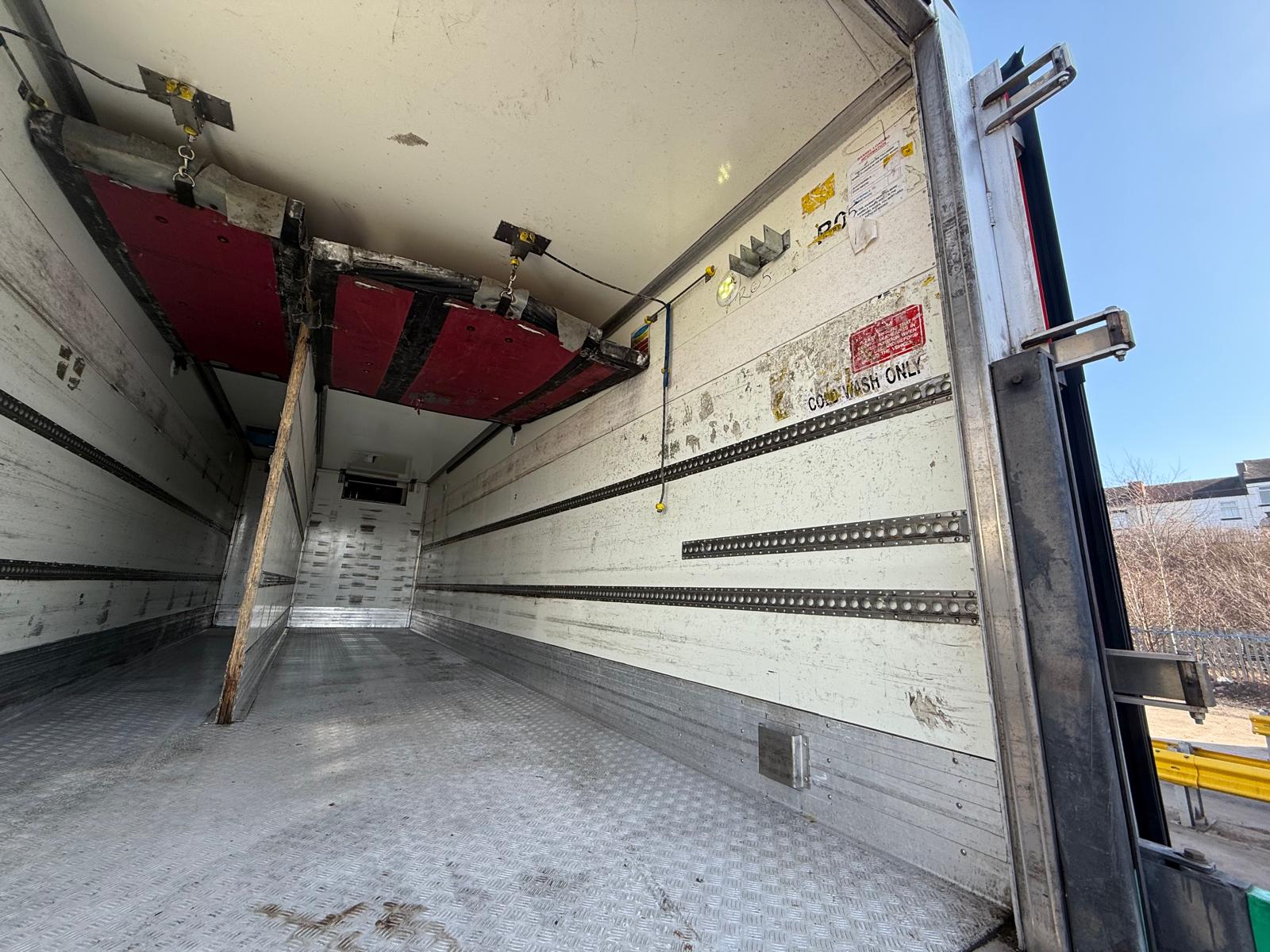 DAF CF 290 6×2 Rear Steer Fridge Box