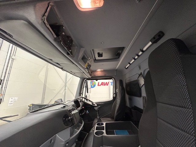 Mercedes Axor 1824 Day Cab Fridge Box