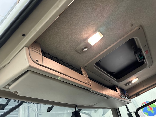 DAF CF 330 Rear Lift Day Cab Fridge Box
