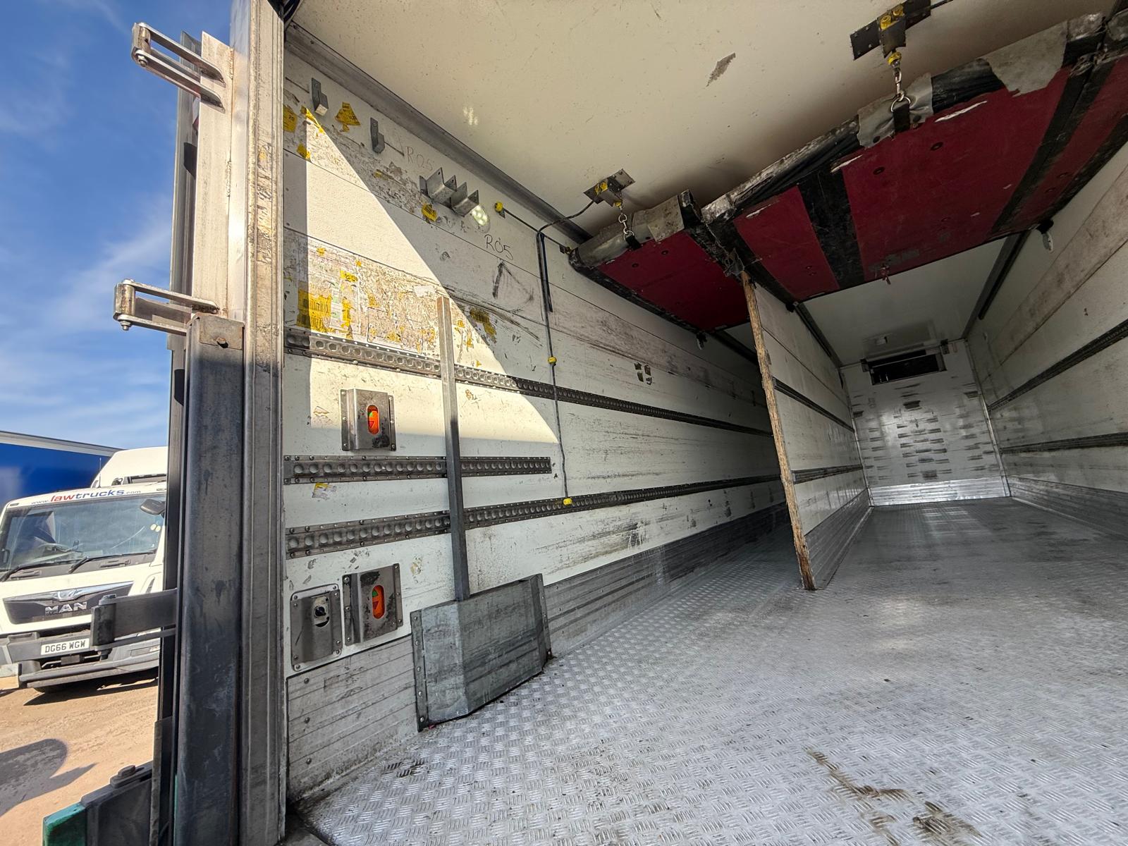 DAF CF 290 6×2 Rear Steer Fridge Box