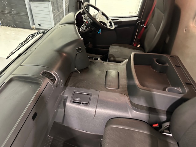 Scania P280 6×2 Rear Lift Day Cab Fridge Box