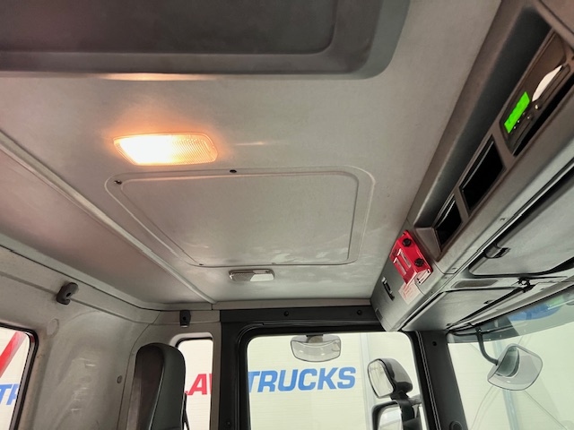 Scania P370 8×4 Rest Cab Hookloader Manual