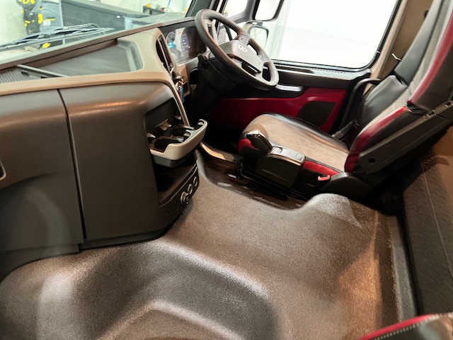 Volvo FM 450 6×2 Midlift Tractor Unit