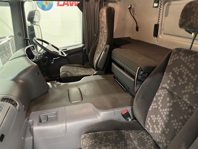 Scania P250 4×2 Sleeper Cab Curtainsider