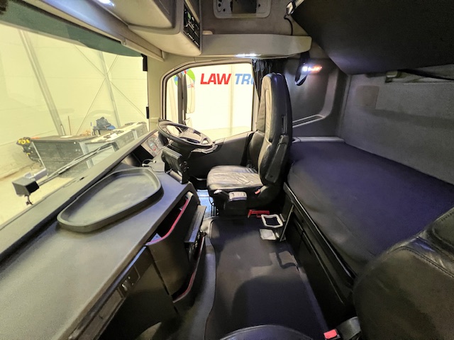 Volvo FH 500 6×2 Midlift Tractor Unit