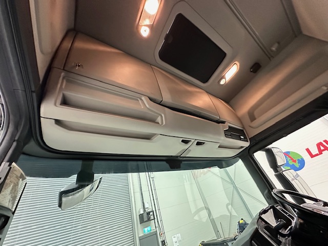 Scania R450 6×2 Midlift Highline Tractor Unit