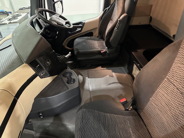 Mercedes Actros 2530 6×2 Sleeper Cab Curtainsider
