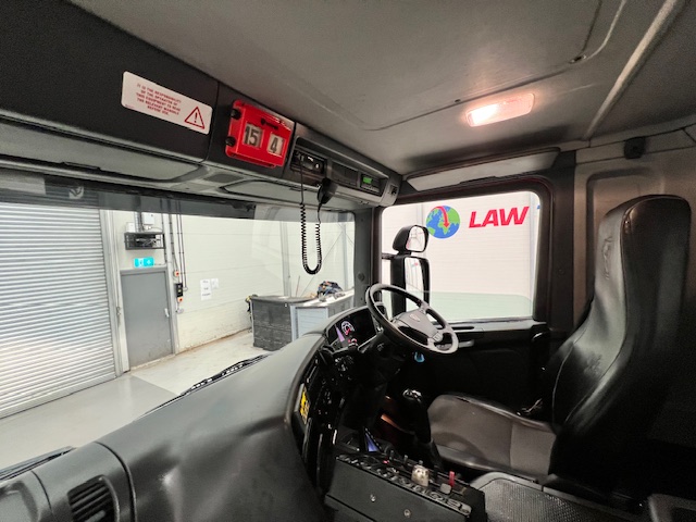 Scania P410 8×4 Day Cab Hookloader Manual