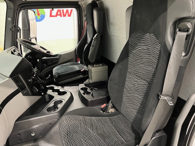 Mercedes Antos 1827 Day Cab Fridge Box