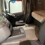 DAF CF 250 4×2 Sleeper Cab Curtainsider - thumbnail
