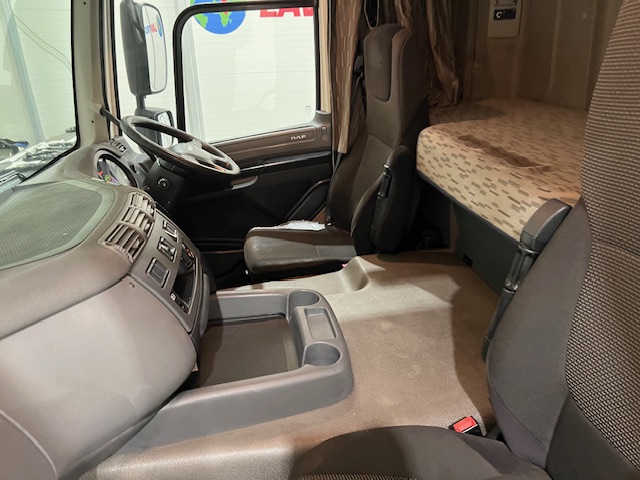 DAF CF 250 4×2 Sleeper Cab Curtainsider