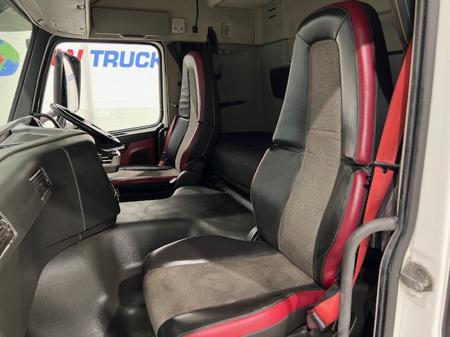 Volvo FM 450 6×2 Midlift Tractor Unit