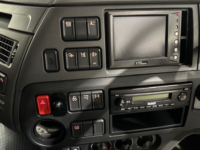 DAF XF 460 6×2 Rear Lift Tractor Unit Manual