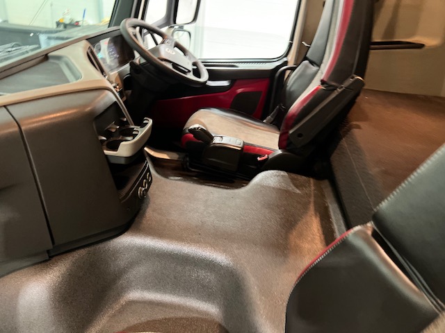 Volvo FM 450 6×2 Midlift Tractor Unit