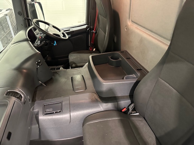 Scania P280 6×2 Rear Lift Day Cab Fridge Box