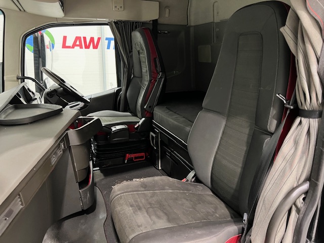 Volvo FH 500 6×2 Midlift Tractor Unit Safari Edition