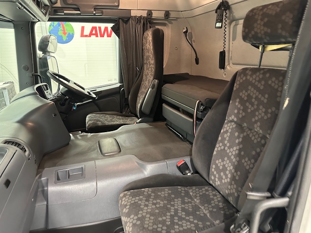 Scania P250 4×2 Sleeper Cab Curtainsider