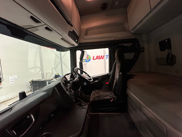 Scania R450 6×2 Midlift Highline Tractor Unit