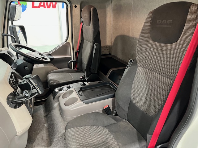 DAF LF 250 4×2 Rest Cab Fridge Box
