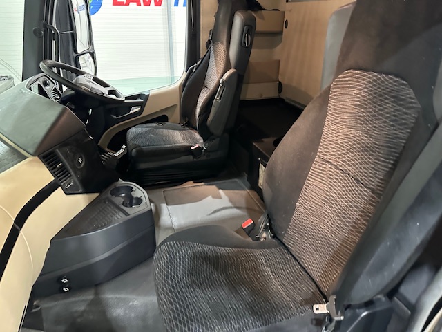 Mercedes Actros 2530 6×2 Sleeper Cab Curtainsider