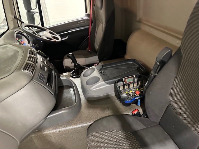 DAF CF 370 6×2 Rear Lift Dropside Brick Grab Manual