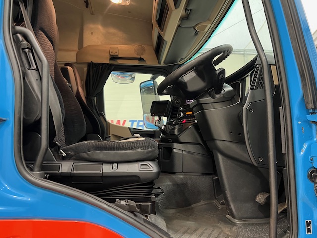 Mercedes Actros 2530 6×2 Sleeper Cab Curtainsider