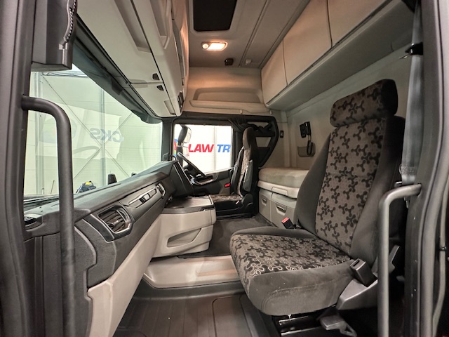 Scania R450 6×2 Midlift Highline Tractor Unit