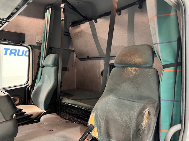 Volvo FM12 380 6×2 Midlift Tractor Unit Manual