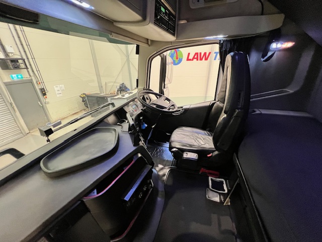 Volvo FH 500 6×2 Midlift Tractor Unit