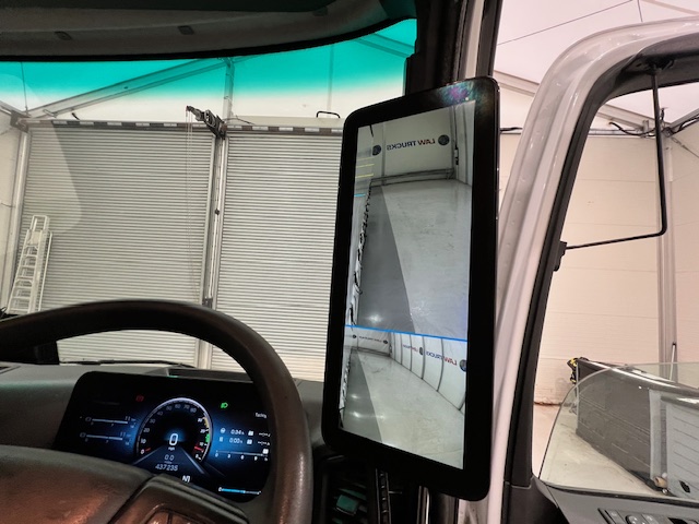 Mercedes Actros 1824 Day Cab Curtainsider