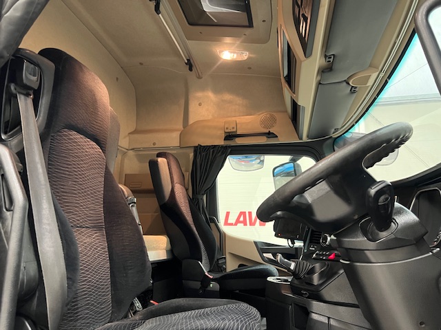 Mercedes Actros 2530 6×2 Sleeper Cab Curtainsider