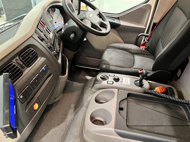 DAF LF 230 4×2 Day Cab Fridge Box